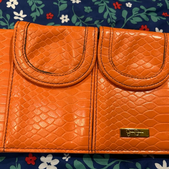 Jessica Simpson clutch - Picture 2 of 4